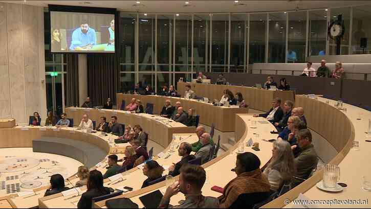 Almere - Hackers komen website gemeenteraad Almere binnen en maken gegevens buit