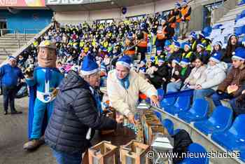 Na hartverwarmende boodschap Tolu Arokodare: leerlingen Sint-Jozef brengen lichtjes naar spelers KRC Genk
