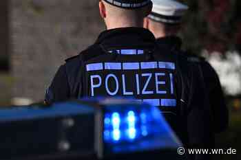 Nach Unfall mit Radfahrer: Taxi prallt gegen Betonpoller