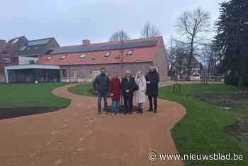 Tuin van jeugdhuis ’t Slot omgetoverd in speel- en ontmoetingsruimte: “Jongeren hebben hier nood aan”