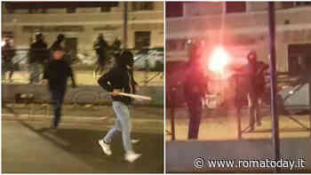 Petardi e mazze a Tor di Quinto, gli ultras della Roma attaccano i tifosi della Samp