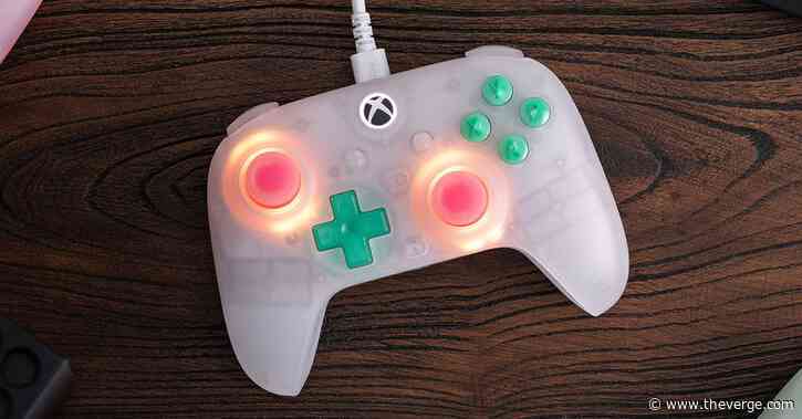 8BitDo’s new mini Xbox controller fits gamers with smaller hands