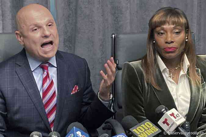 Former top aide to New York City’s mayor charged in a bribery conspiracy