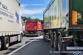 Vrachtwagenchauffeur tegen rechter: “Ik was niet aan het bellen, dat was een flesje cola in mijn hand”