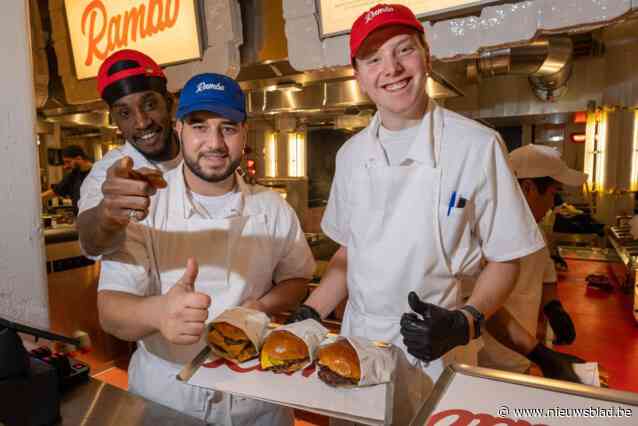 Streetfood boven in nieuwe Wolf Sharing Food Market : 10 hippe restaurants met 271 gerechten openen de deuren in Felix Pakhuis