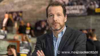 Herman van der Zandt met slagroomtaart bij 1000e Met het Mes op Tafel