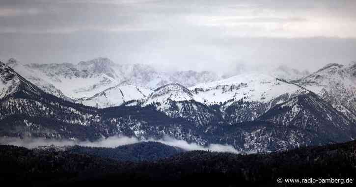 Kaltfront mit Schneeschauern erreicht Bayern