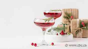 2 easy cocktails to make this holiday season