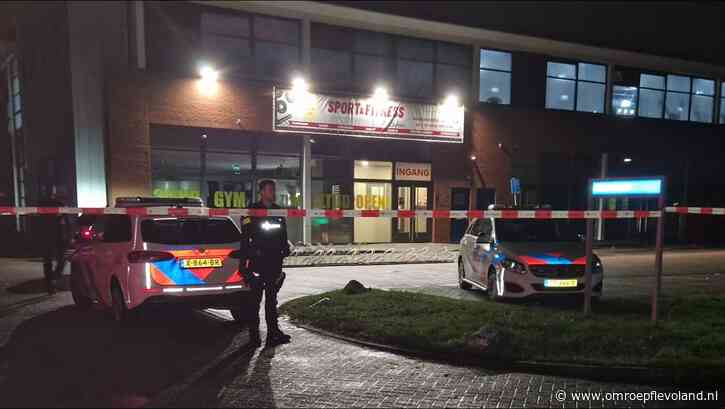 Almere - Schietpartij bij zalencentrum Markerkant, vier mannen aangehouden