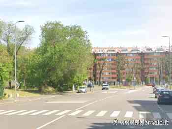 Milano, investe una donna e il figlio disabile in carrozzina: fermato un 61enne