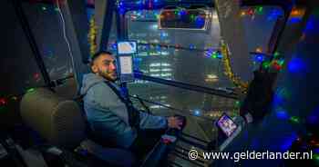 Mehmet houdt van kerst: zijn 70 meter hoge torenkraan schittert met kerstlampjes in hartje stad