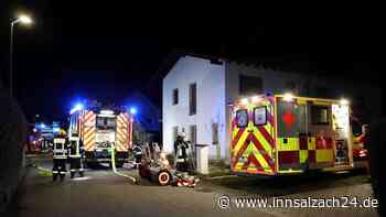 Brand in Einfamilienhaus löst Großeinsatz der Feuerwehr aus