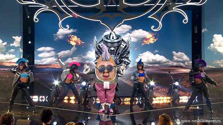 Het Blije Ei verrast panel met compleet andere zang dan: 'Wie is dit?!'