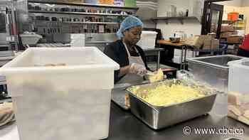 Outreach organizations bring 'the joy of Christmas' to Winnipeggers who are homeless