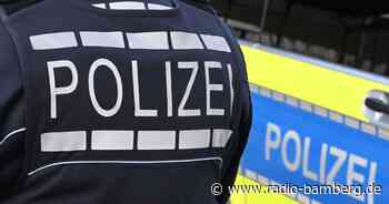 74-Jähriger prallt mit Auto gegen Baum und stirbt