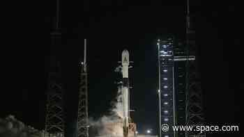 Abort! SpaceX calls off launch of 'MicroGEO' satellites at last second (video)