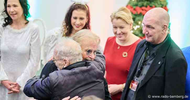 Obdachlose feiern mit Frank Zander