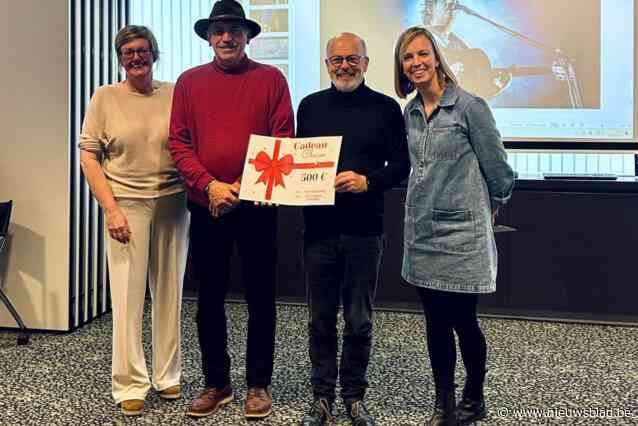 Instituut voor Verpleegkunde campus Zottegem schenkt cheque van 500 euro aan vzw Lichtpunt