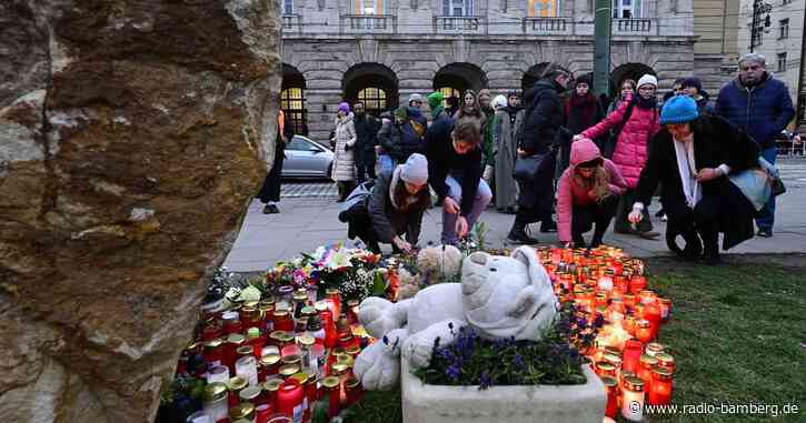 Prag gedenkt der Opfer des Amoklaufs vor einem Jahr