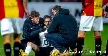 Met een gebroken neus gaat de aanvoerder van NAC aan de kerstdis: ‘Het bloeden was heel vervelend’