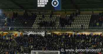 Zwarte avond in Almelo: fan valt van tribune, Heracles - Groningen definitief gestaakt na onrust buiten stadion