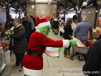 Photo Gallery: Holiday Fest at the Toledo Farmers' Market