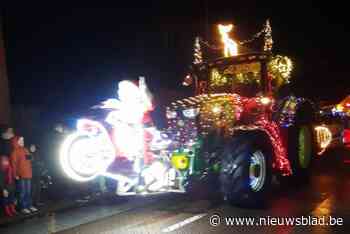 Tachtig verlichte landbouwvoertuigen zorgen voor mooie Lichtstoet