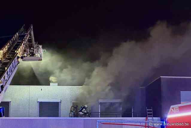 Distributiecentrum Bpost getroffen door zware brand: “Pakjes en brieven bleven ongedeerd”