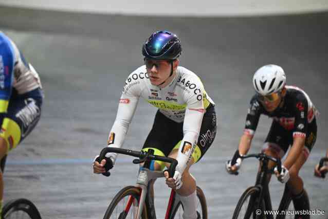 Mathis De Tollenaere na belle voorbij Alexander Bastiaens in BK sprint