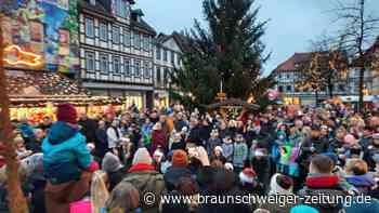 Stadtwette im Harz verloren: Bürgermeister seilt sich von Kirchturm ab