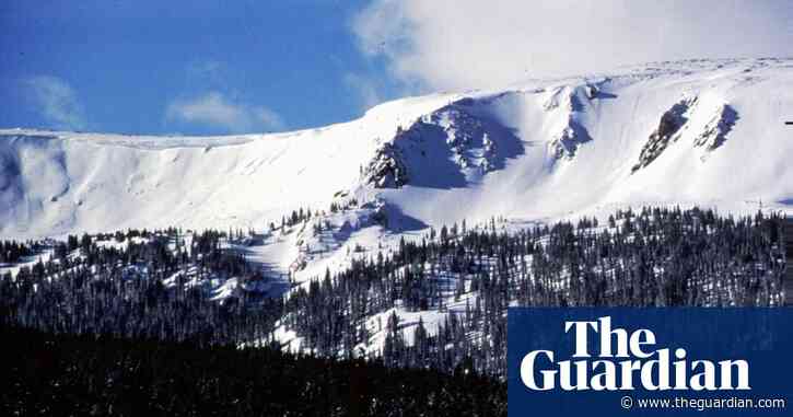 More than 170 snowboarders and skiers rescued after Colorado ski lift cracks