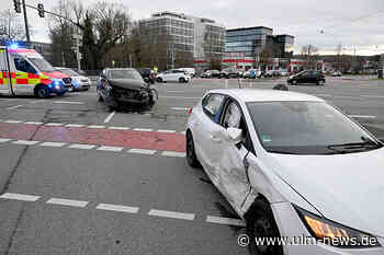 Rote Ampel missachtet - Autos übel zugerichtet