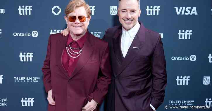 Elton John und Ehemann starten ins zweite Ehe-Jahrzehnt