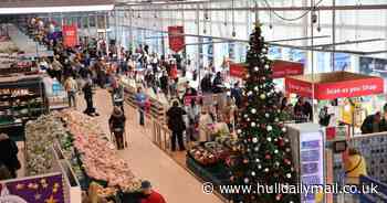 What time supermarkets close in Hull on Christmas Eve 2024