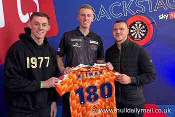 Hull KR duo special guests at World Darts Championships and get one over Wigan Warriors