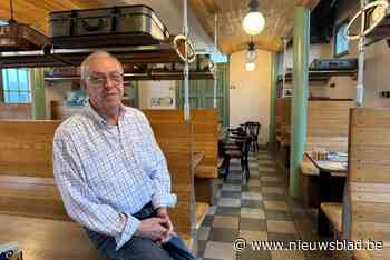 Mike (73) neemt afscheid van iconische brasserie: “‘Het lijkt hier wel een echt station’, zeggen klanten verbaasd”