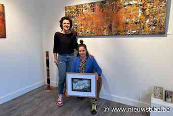 Kunstenaarskoppel Yana (31) en Stefanie (43) stelt samen tentoon: “Een manier om tot rust te komen”