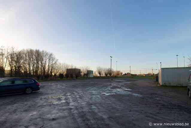 Voorlopig geen padelterreinen naast voetbalvelden, afgeleverde vergunning is vernietigd in beroep: “Klachten van buur zetten het hele project op los zand”