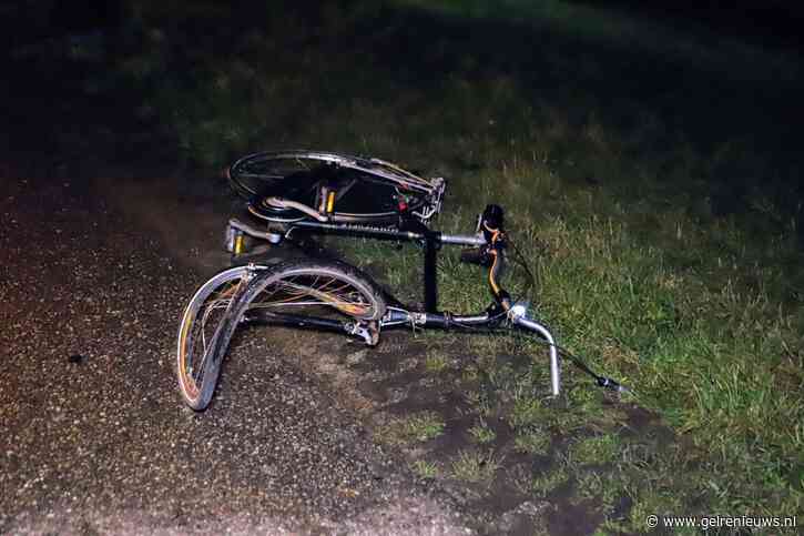 Twee fietsers aangereden door brommobiel, één gewonde naar ziekenhuis