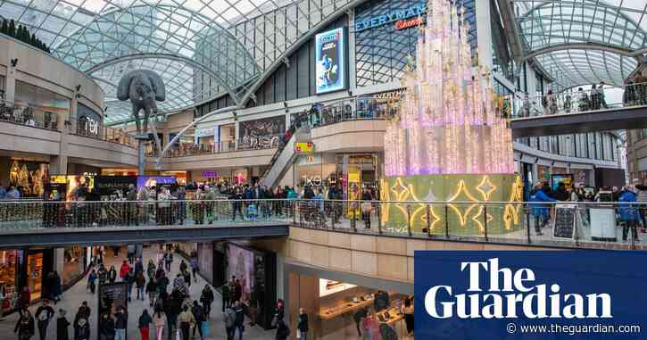 UK shoppers spending more on high street and online than last Christmas