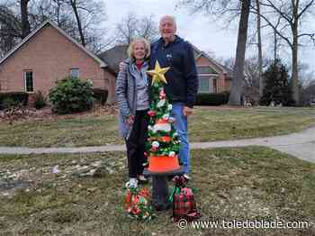 Christmas cone tree brings holiday mystery to Sylvania neighborhood