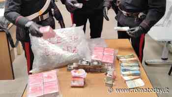 Ventunomila euro per 8 chili di droga, grossista e cliente fermati dopo scambio