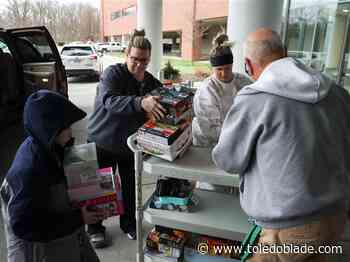 Photo Gallery: Annual Christmas Cruz Parade donations