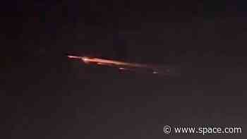 See a dead Chinese satellite burn up as a brilliant fireball in the night sky (video)