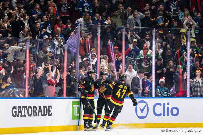 Pettersson scores a pair as Canucks sink Sharks 4-3