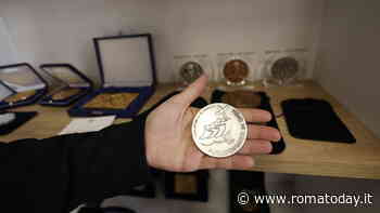 Croci da abbracciare, oli e vini. Chi guadagna con il logo Giubileo 2025