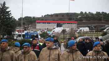 Unglück in Karesi: 12 Tote bei Explosion von Sprengstofffabrik in der Türkei