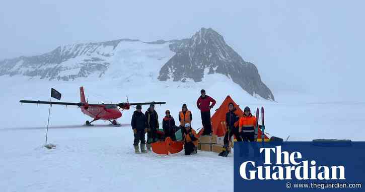 Skiing, wool baubles, ice-cream: how Antarctic scientists celebrate Christmas