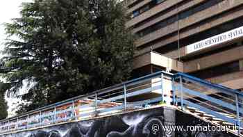 Pc distrutti, porte sfondate e scritte antisemite: "Scuola devastata dopo occupazione"