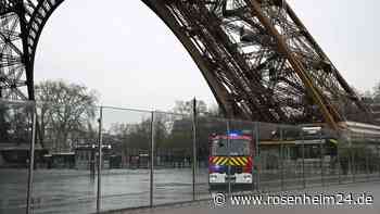 Feuerwehreinsatz am Eiffelturm in Paris – offenbar 1200 Menschen evakuiert